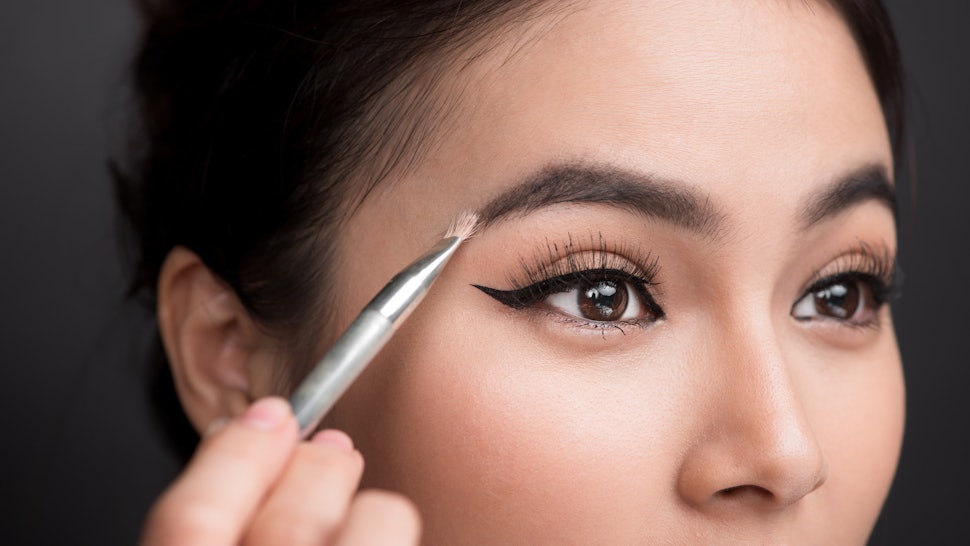 How To Grow Your Eyebrows If They Re Thinning Out