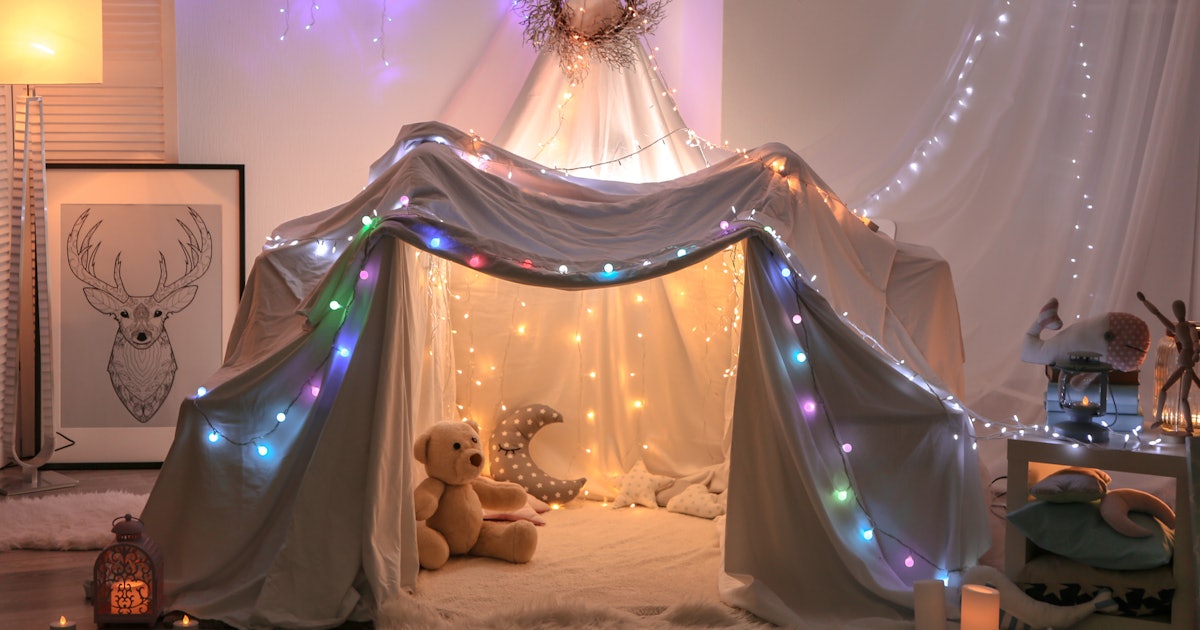 How To Build A Pillow Fort For Adults Because What Else Can You Do When It S This Cold