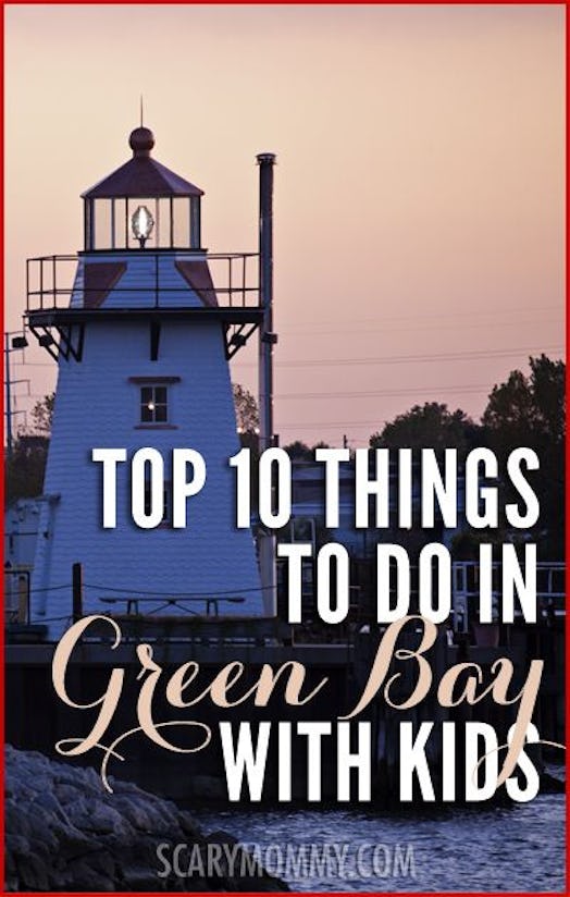 A lighthouse in Green Bay, Wisconsin and words saying top 10 things to do in Green Bay with kids