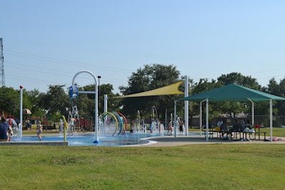 things to do in dallas with kids, things to do in dallas, cambell green splash pad