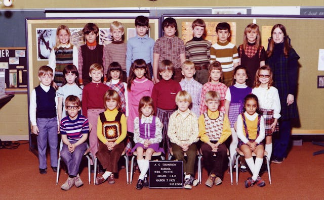 A class photo from elementary school in 1979