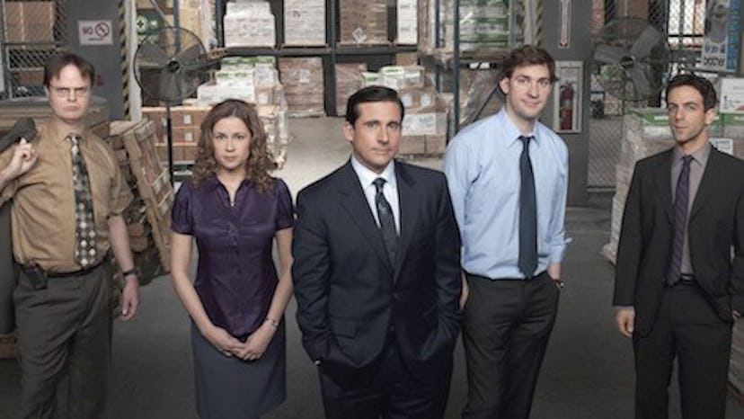 Main characters of 'The Office' series posing together