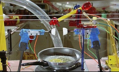 Pee-wee's Big Adventure isn't the only movie with a Rube Goldberg breakfast  machine - Boing Boing