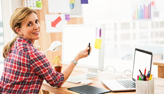 happy-woman-at-the-office