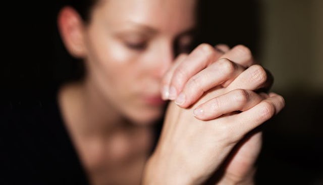 woman-praying