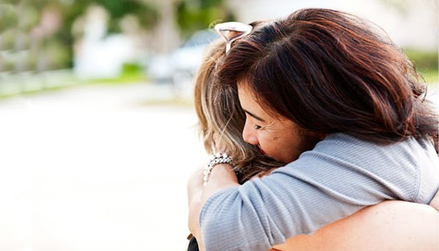friends-hugging-goodbye