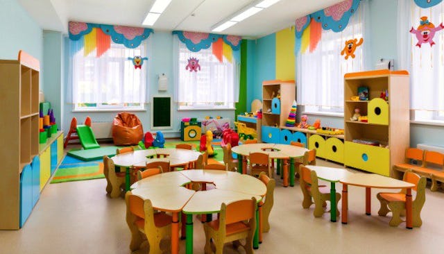 daycare working mom child care