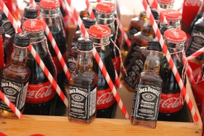 jack-and-coke-favors-001-634x422