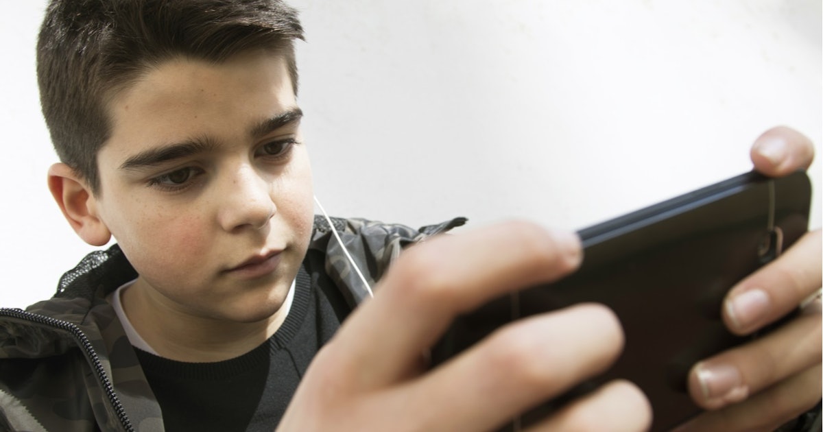 Should a 10 year old have a phone?