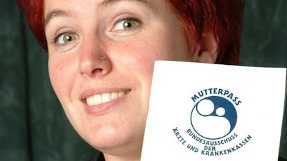 A mother from Germany with a Mutterpass booklet