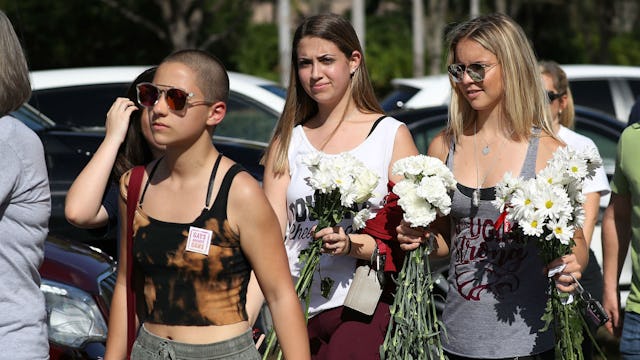 students return to stoneman douglas high school