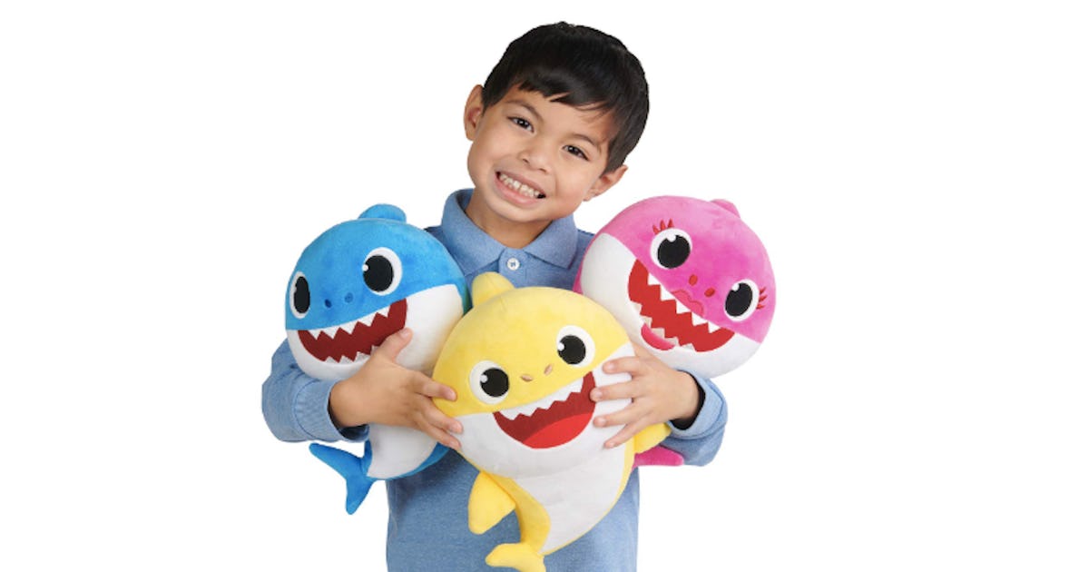 Baby shark plush best sale singing english