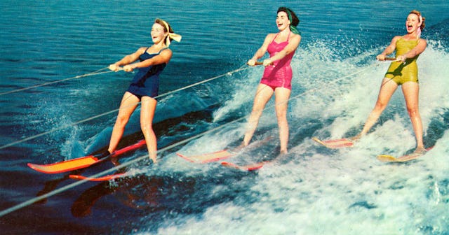 Three divorced women on water skiing 