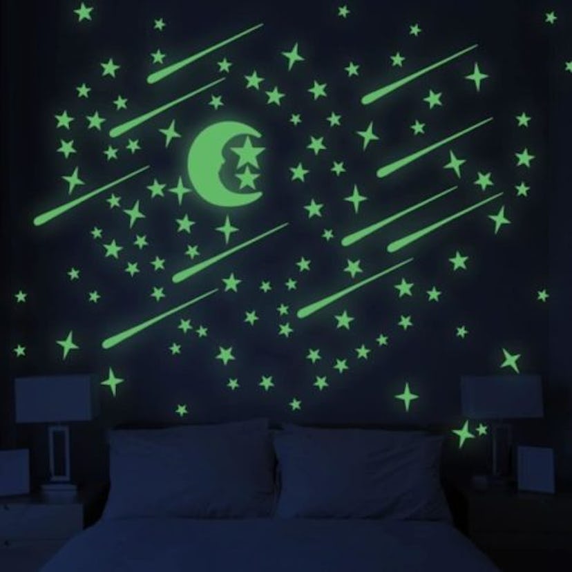 UNOMOR Glow in Dark Wall Decals