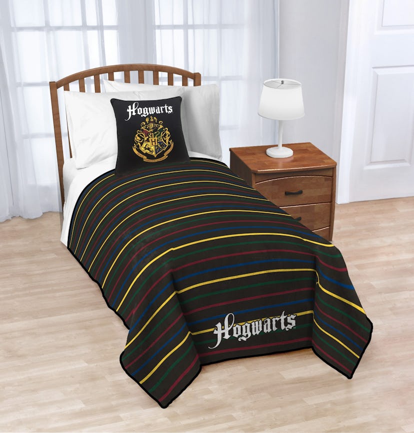 Harry Potter 'Hogwarts' 2 Piece Decorative Pillow and Blanket Set