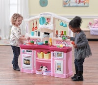 Step2 Fun with Friends Play Kitchen