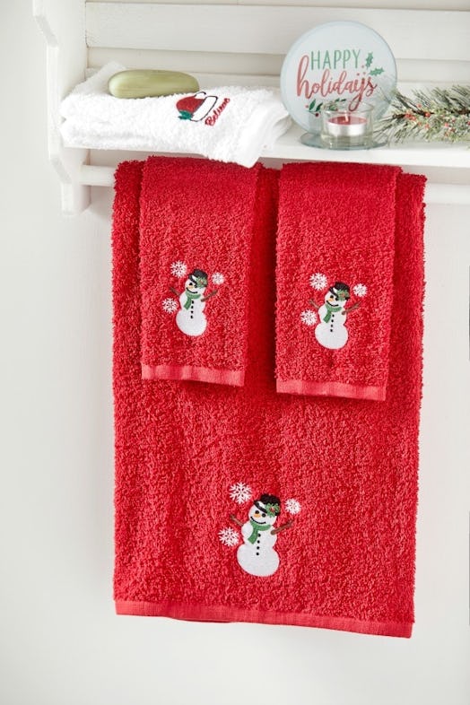 Red Holiday Towels with Snowmen