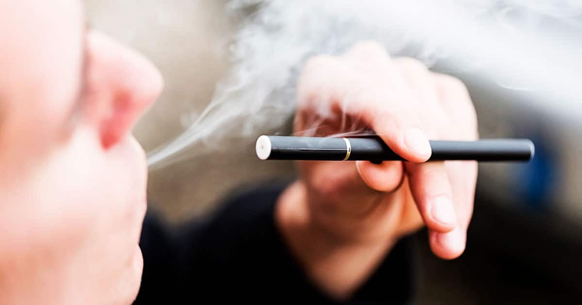 The Legal Smoking Age In The US Is Going Up To 21   E Smoking Age 