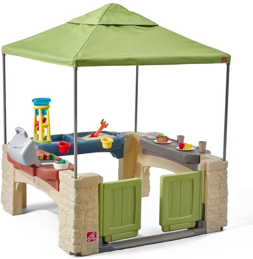 Step2 All Around Playtime Patio with Canopy Playhouse