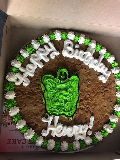 To The Single Mom Hosting The Birthday Party: cookie cake with ghost on it