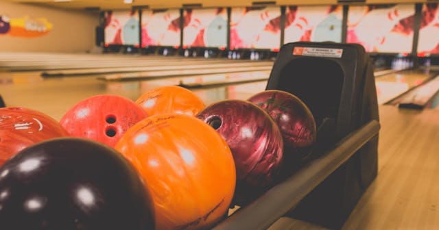 fun first date ideas, Bowling balls
