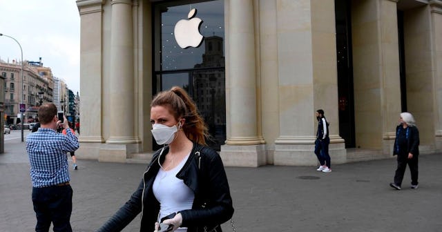 Apple Closes Coronavirus