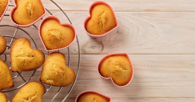 how to bake with silicone mold