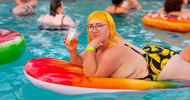 13 Things Plus Size People Can Totally Wear (Even Though We Aren’t 'Supposed To'): Plus size woman o...