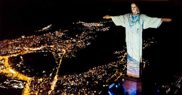 Tribute to Medical Workers at the Christ the Redeemer Amidst the Coronavirus