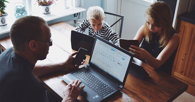Parents, Here Are Much-Needed Distance Learning Tips From an Expert