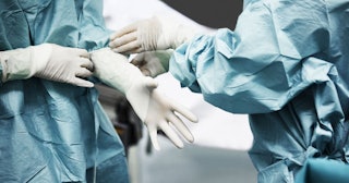 Medical colleagues are preparing for surgery