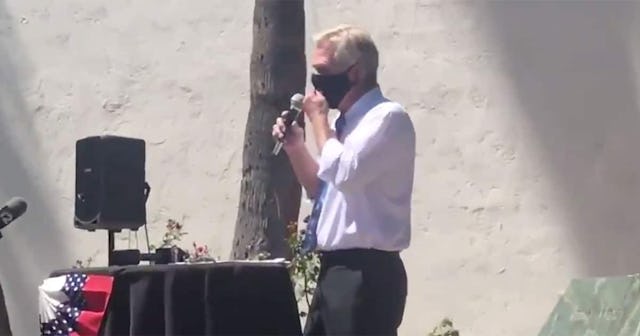 AZ Councilman Uses George Floyd's 'I Can't Breathe' To Protest Masks