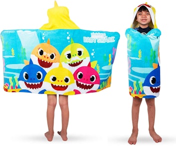 Franco Kids Baby Shark Hooded Beach Towel