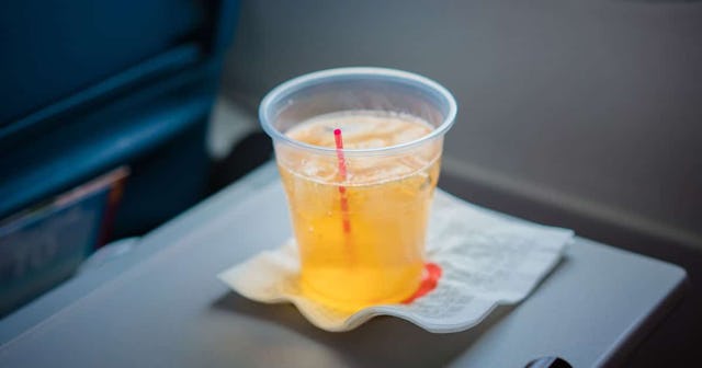 Multiple Airlines Move To Suspend Alcoholic Beverage Service In-Flight : drinks on an airplane