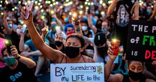 Thousands Of Protestors Sang 'Lean On Me' Outside Of The White House