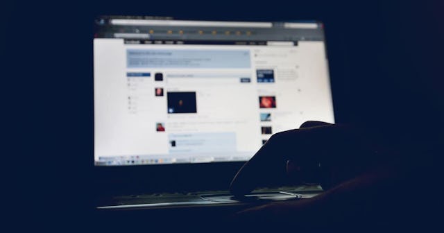 Trauma Support Groups on Facebook Have Been My Saving Grace Right Now