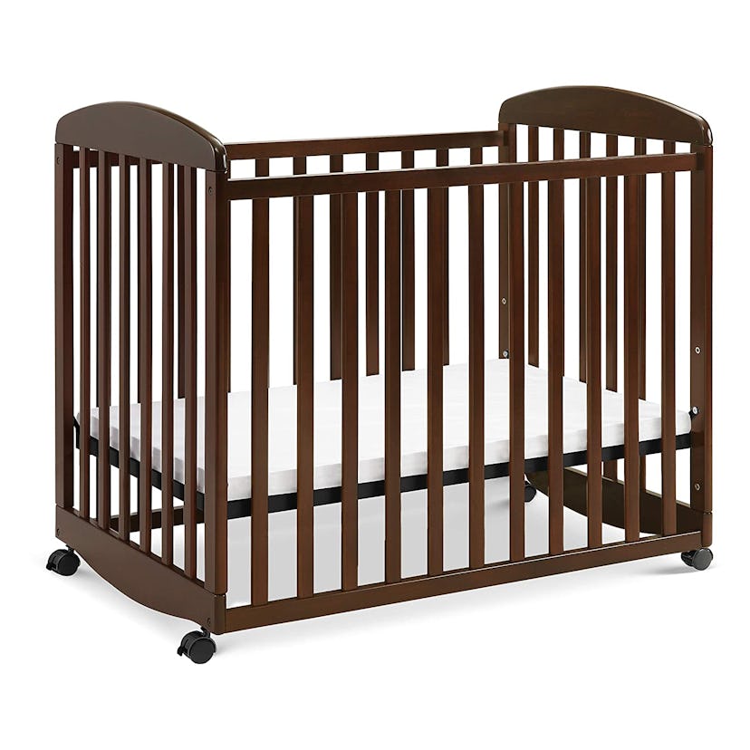 DaVinci Alpha Mini Rocking Crib With Rem...