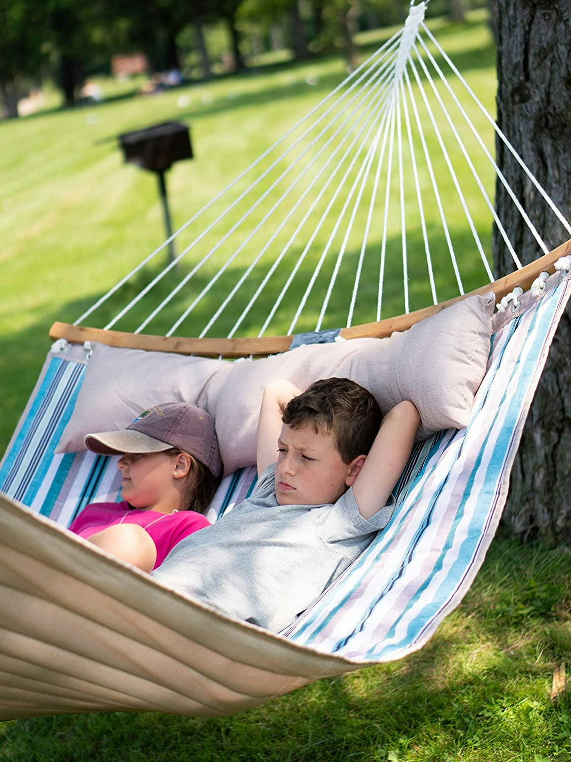 8 Best Hammocks To Turn The Backyard Into Your Fave Vacation Spot (Sort Of)