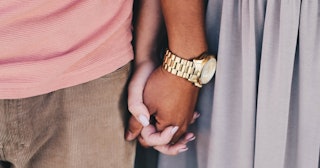 nicknames for girlfriend, Couple holding hands