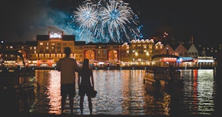 serial dater, Couple standing and watching fireworks