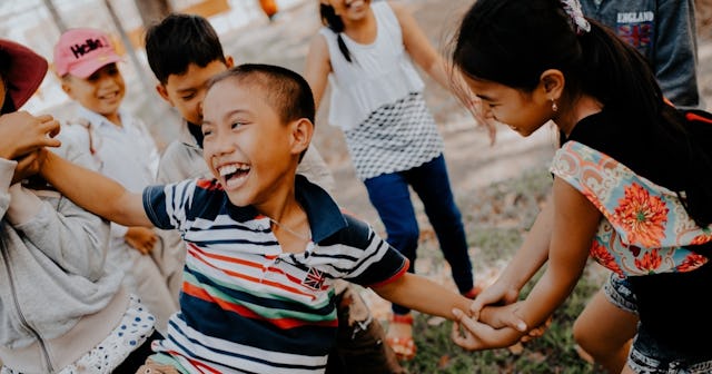interpersonal intelligence, Children playing in a group
