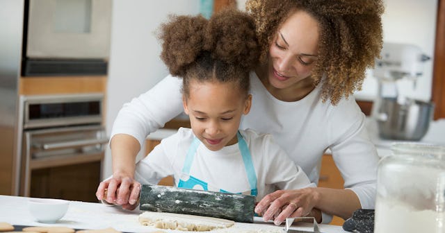 kids baking
