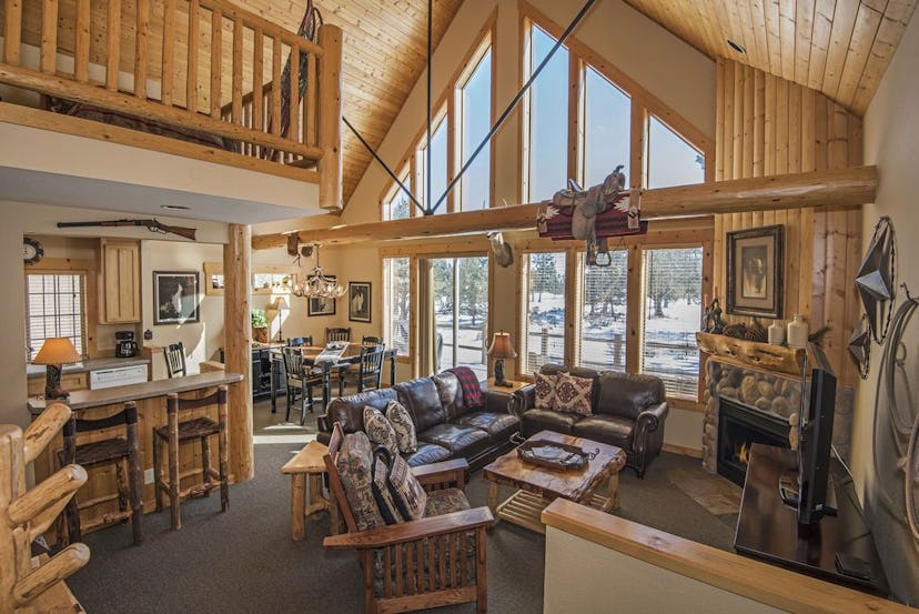 Rustic Luxury Chalet (Redmond, Oregon)