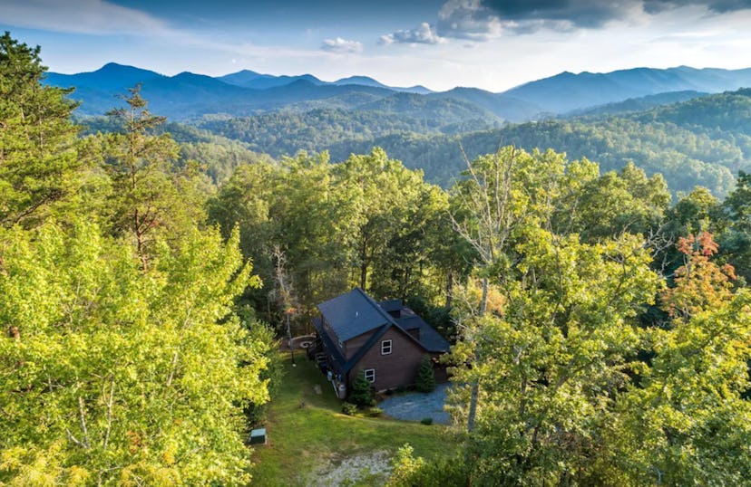 Rainbow Run Luxury Home (Sylva, North Carolina)