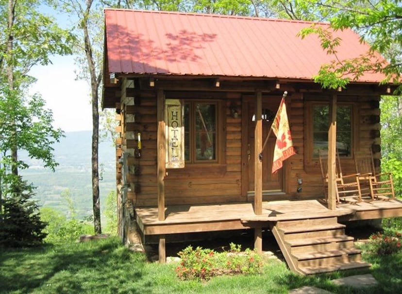 Log Cabin in the Clouds (Chattanooga, Tennessee) 