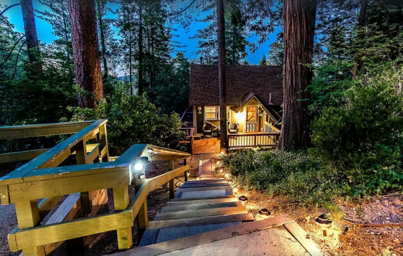 Cozy Cottage with Ambient Deck (Lake Arrowhead, California)