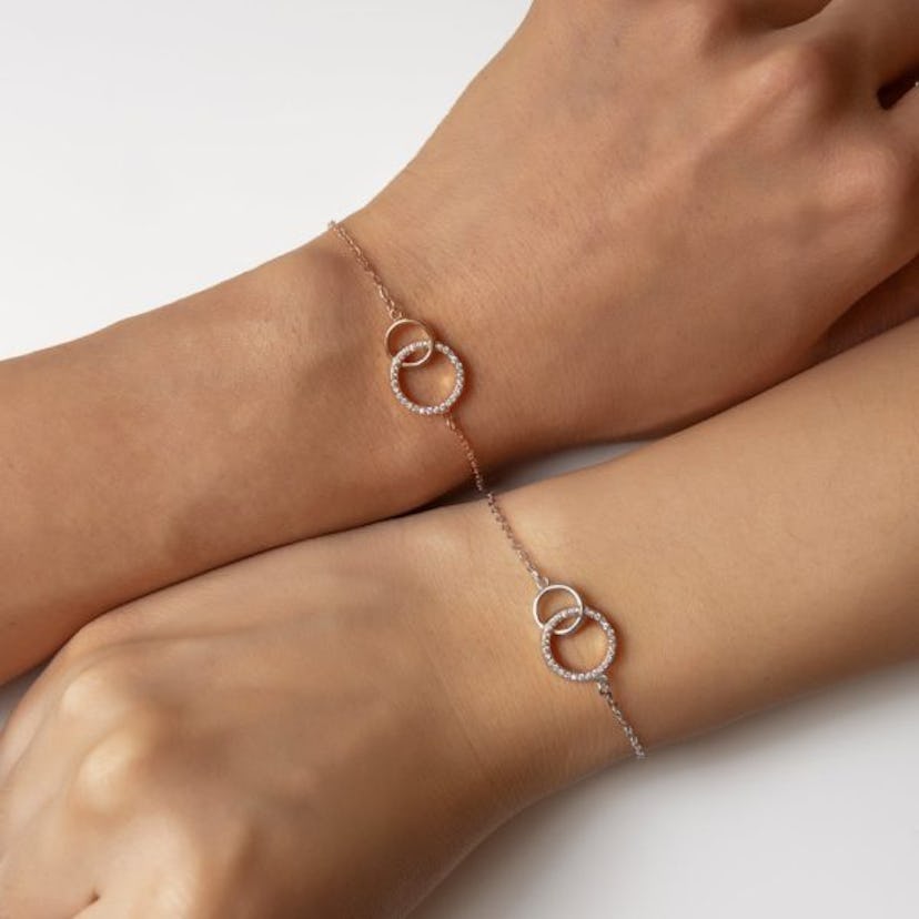 Connected Circle Bracelets