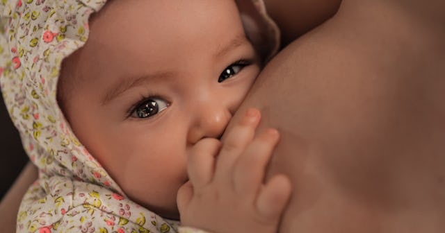 baby rooting, Baby breastfeeding