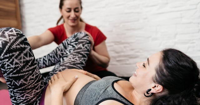 Doula vs. Midwife | Pregnant Woman With Doula