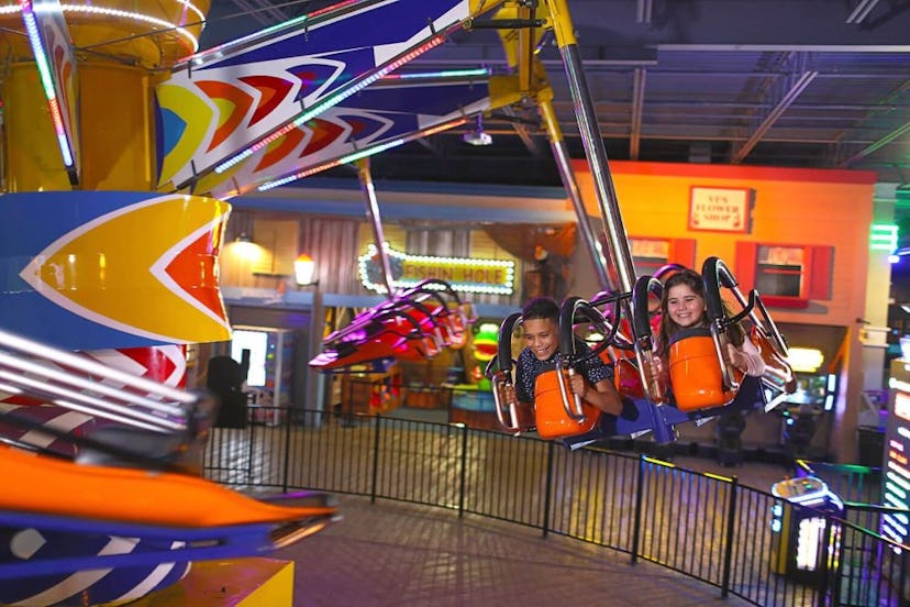 iPlay new jersey indoor amusement park swing ride